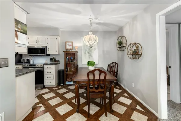 $179,900 | 12609 West 110th Terrace, Overland Park, KS 66210