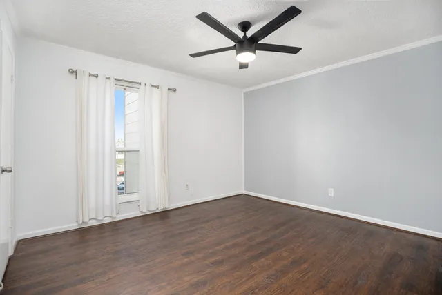 $224,800 | 307 Yacht Club Lane, Unit 307, Seabrook, TX 77586