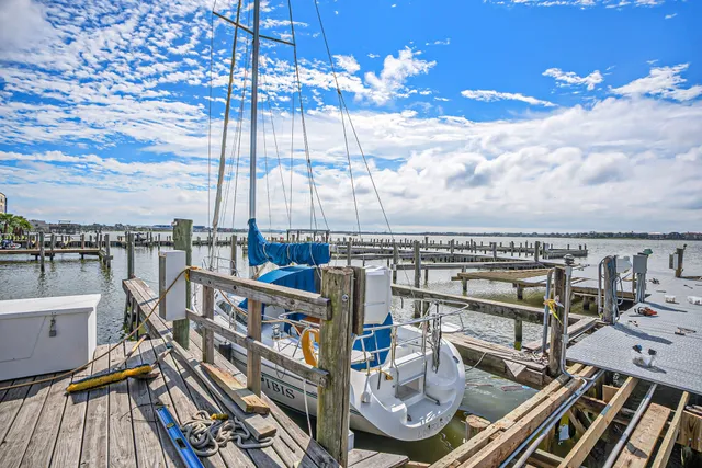$224,800 | 307 Yacht Club Lane, Unit 307, Seabrook, TX 77586
