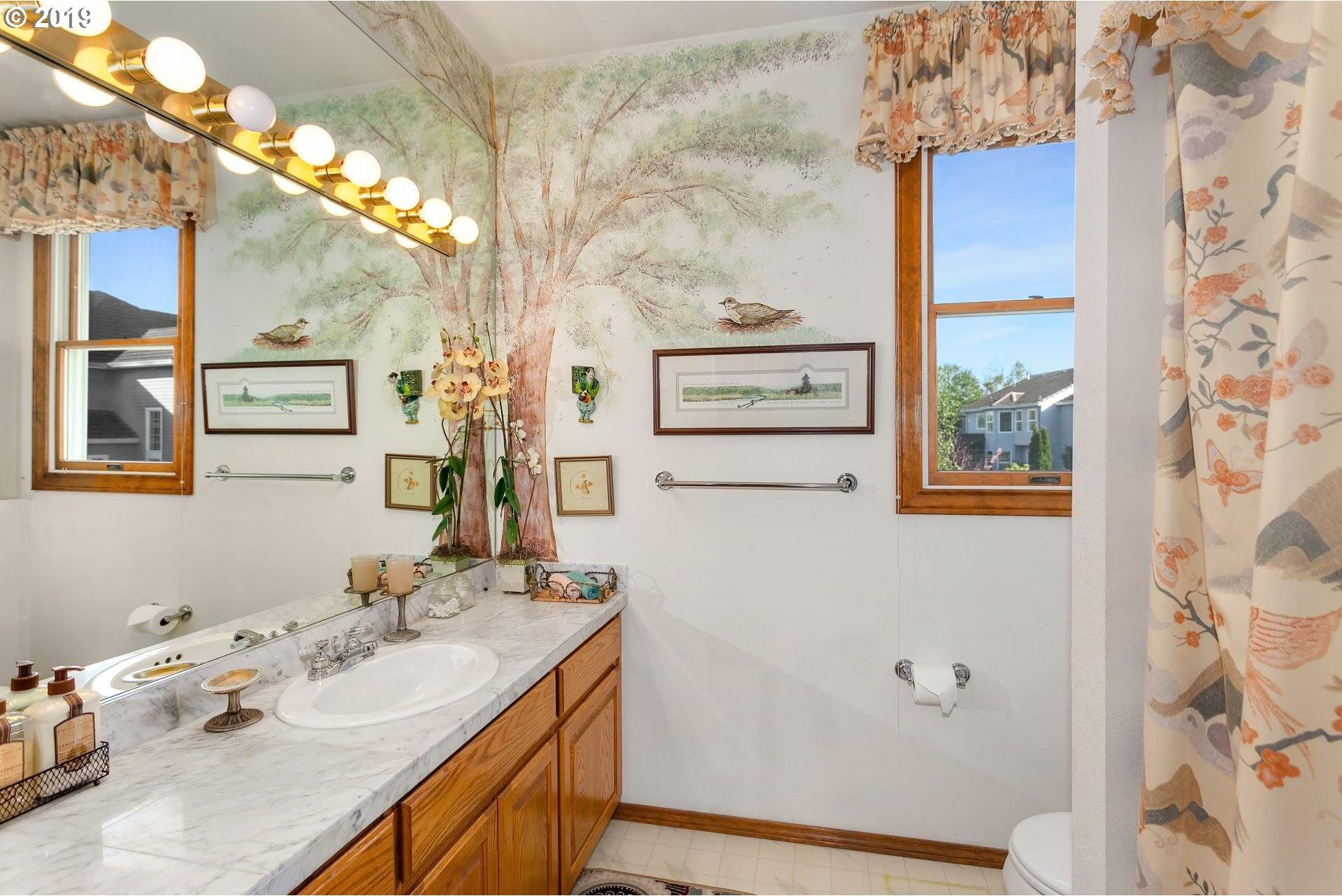 2510 Northwest Cascade Street Camas, WA 98607 - Photo 18 of 29 Bathroom