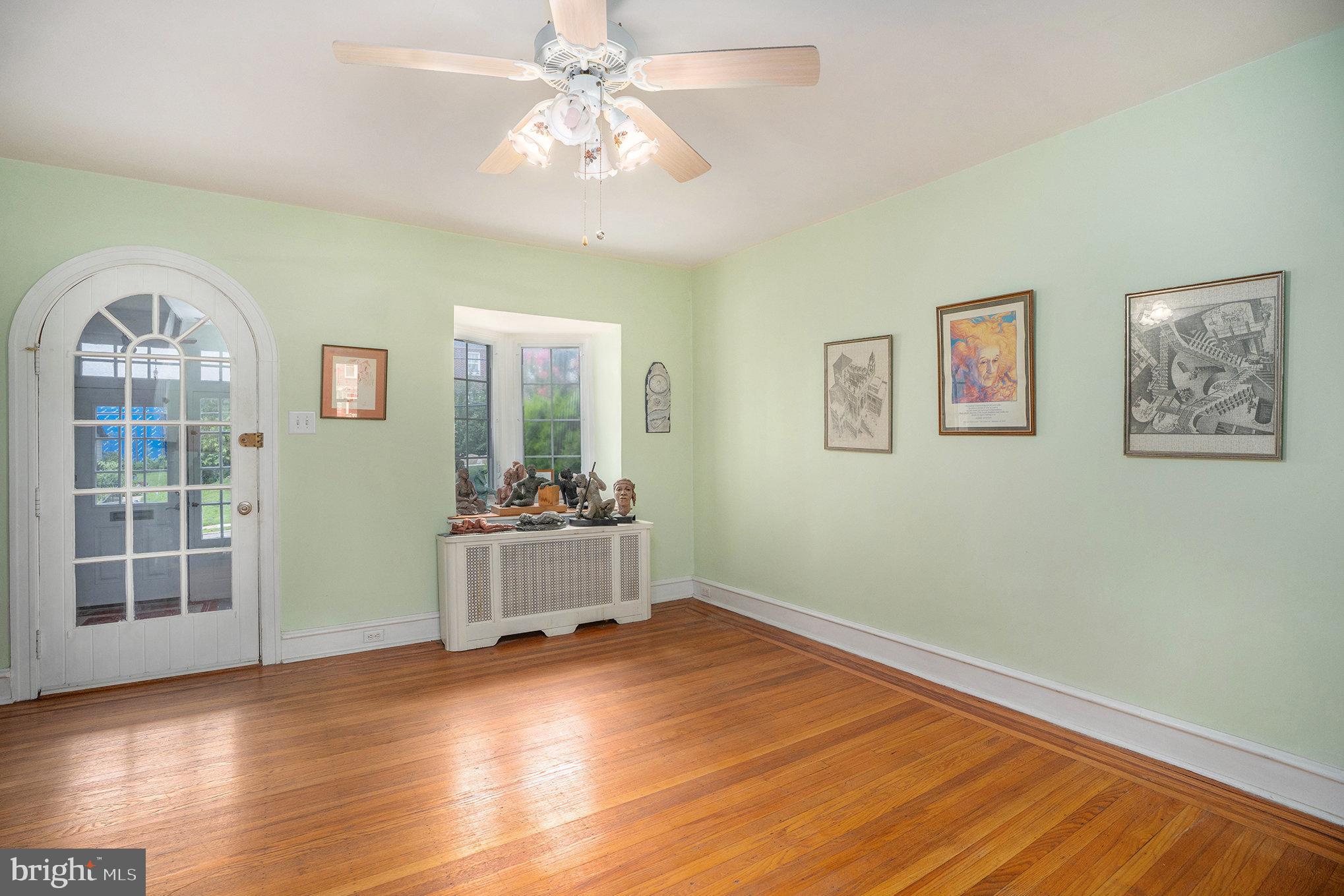 22 Roumfort Road Philadelphia, PA 19119 - Photo 12 of 40 Living Room