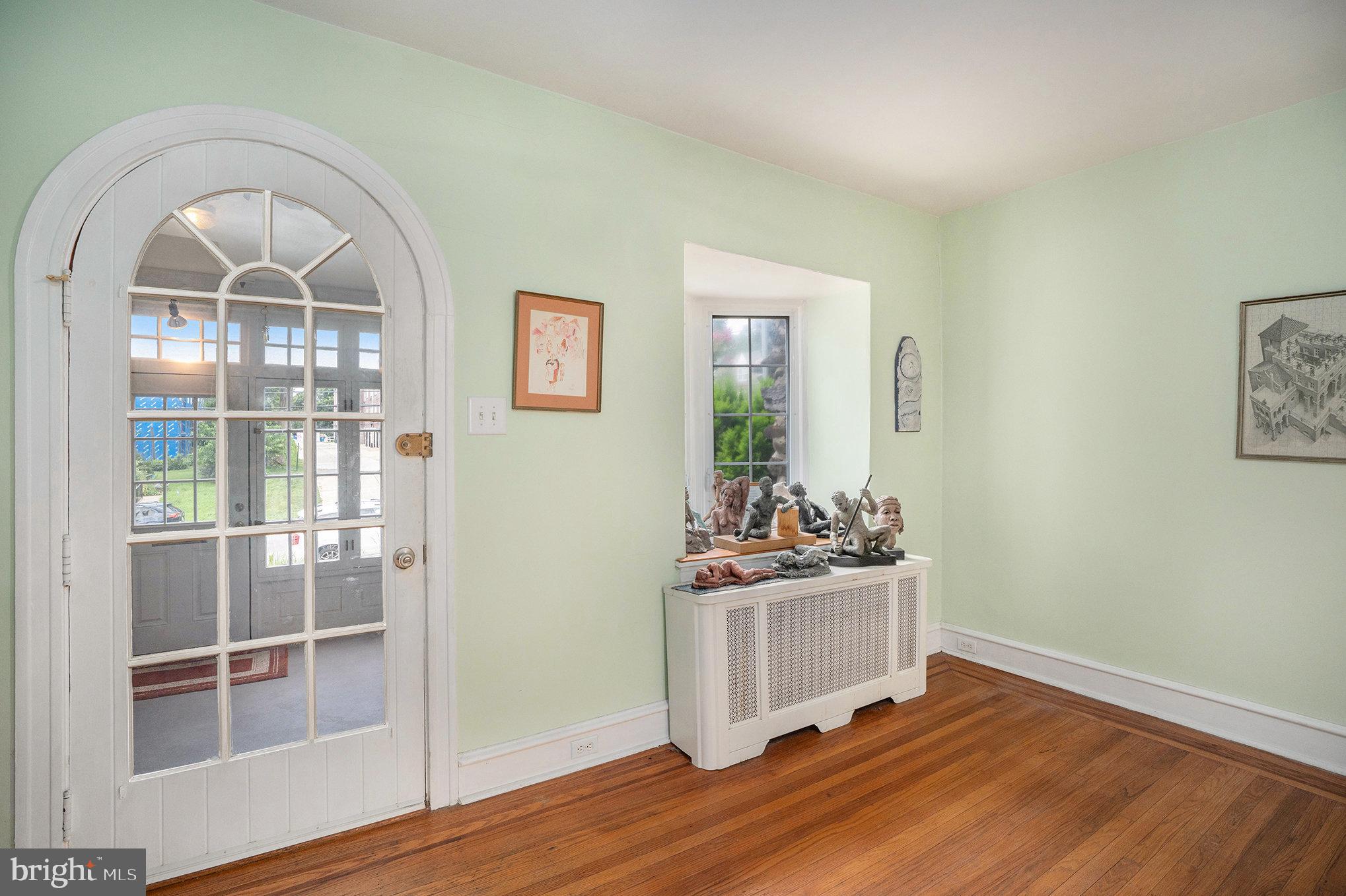 22 Roumfort Road Philadelphia, PA 19119 - Photo 13 of 40 Living Room
