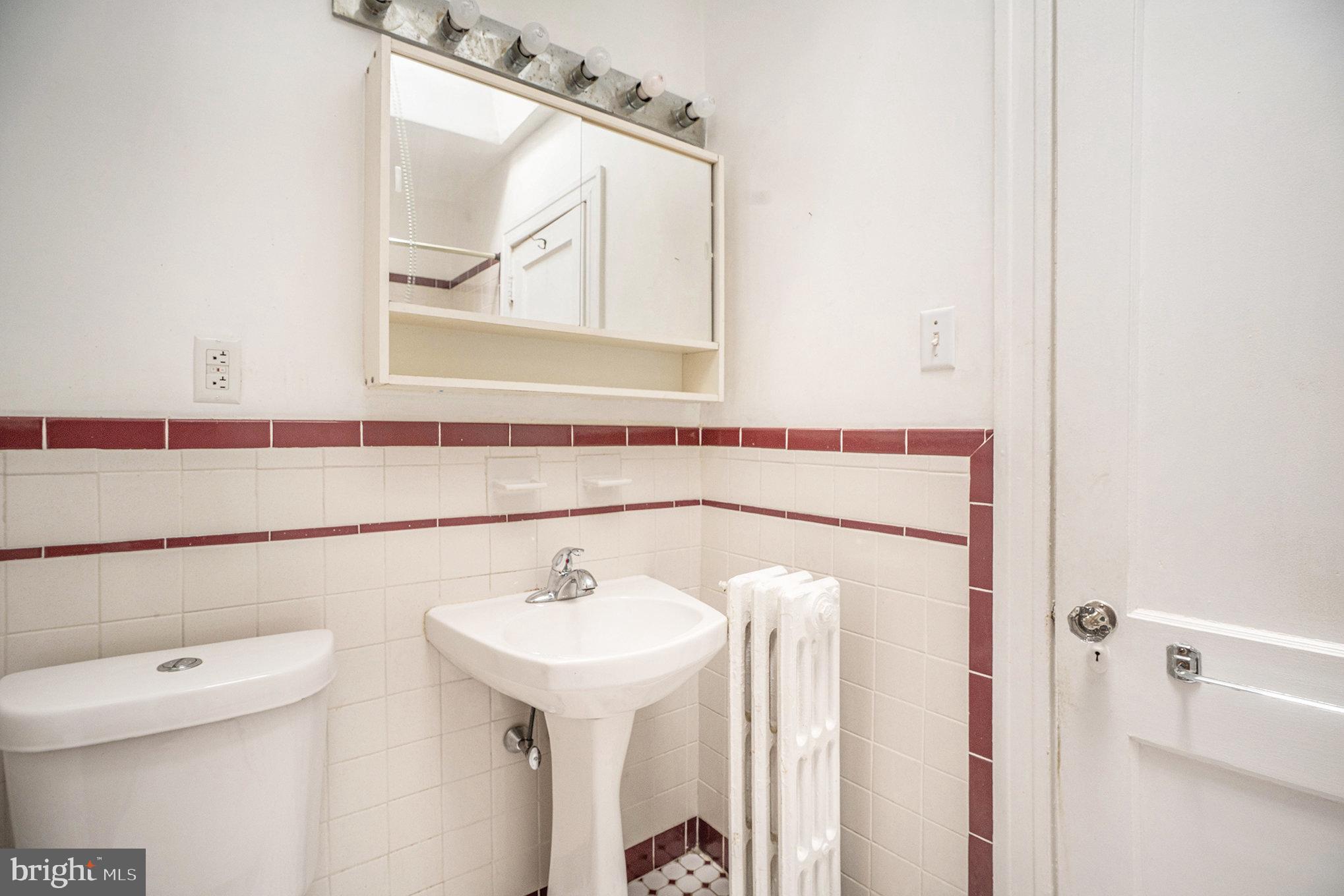 22 Roumfort Road Philadelphia, PA 19119 - Photo 28 of 40 Full Bath