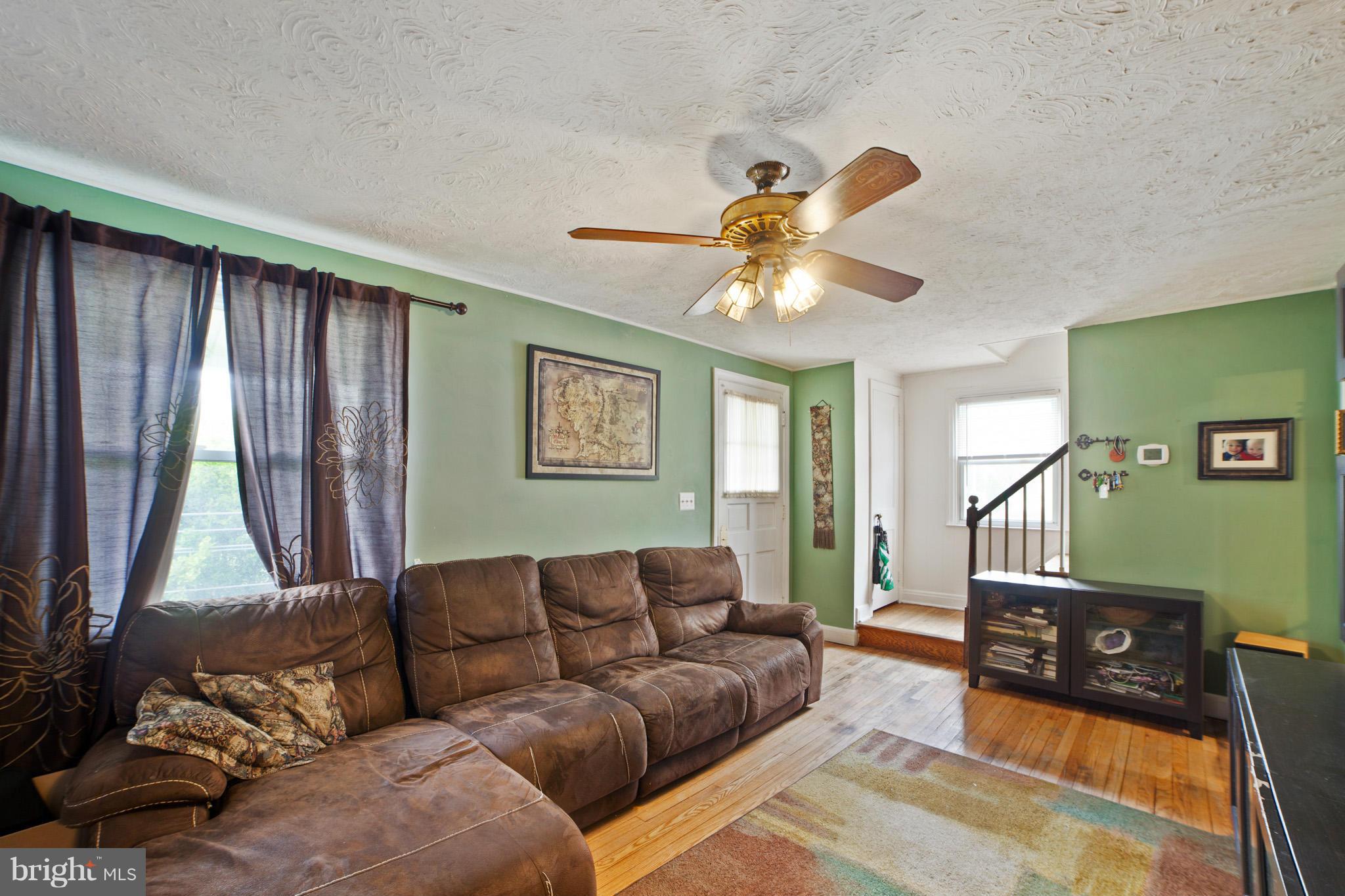 2505 East Joppa Road Baltimore, MD 21234 - Photo 9 of 28 Living Room