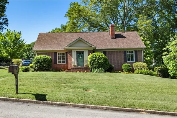 $475,000 | 512 Williamsburg Drive, Dalton, GA 30720