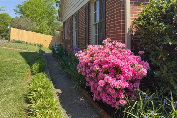 $475,000 | 512 Williamsburg Drive, Dalton, GA 30720