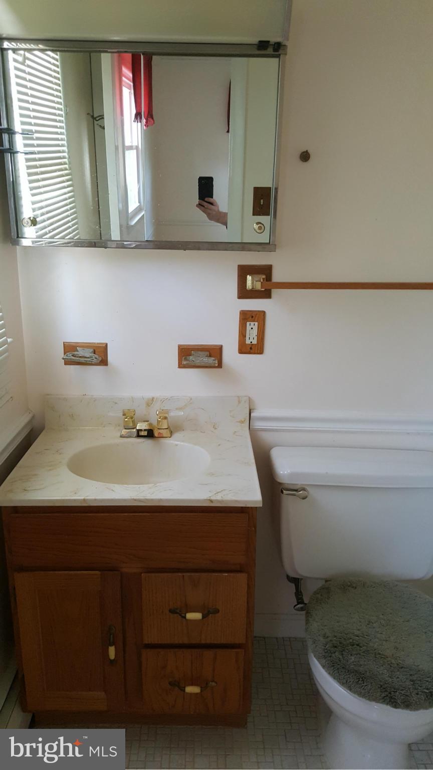 13701 Gilbert Road Woodbridge, VA 22193 - Photo 13 of 27 Bath (Master)