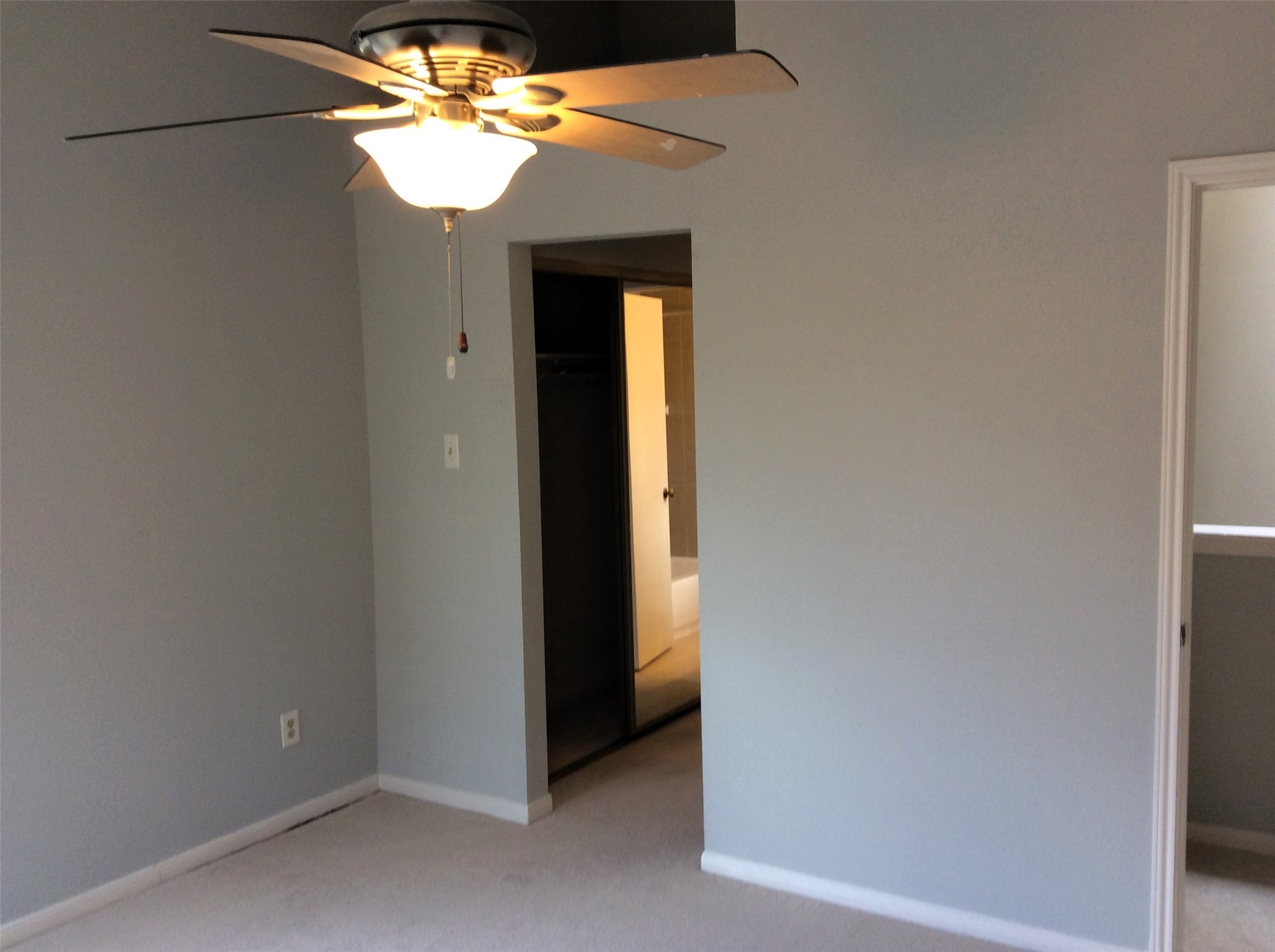 2211 South Kirkwood Road, Unit 22 Houston, TX 77077 - Photo 20 of 25 Bedroom 2 - View to Bathroom
