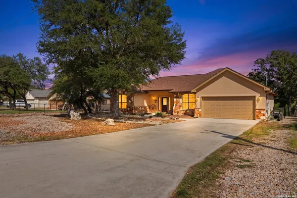 $424,000 | 204 Bogi Street, Canyon Lake, TX 78133