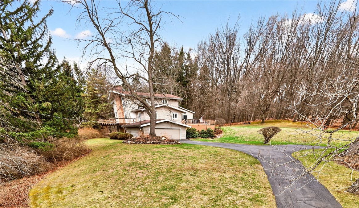 7750 N Road Victor, NY 14564 - Photo 4 of 47