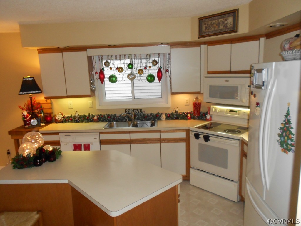 2504 Cox Road Henrico, VA 23233 - Photo 4 of 23 Gallery Image 4
