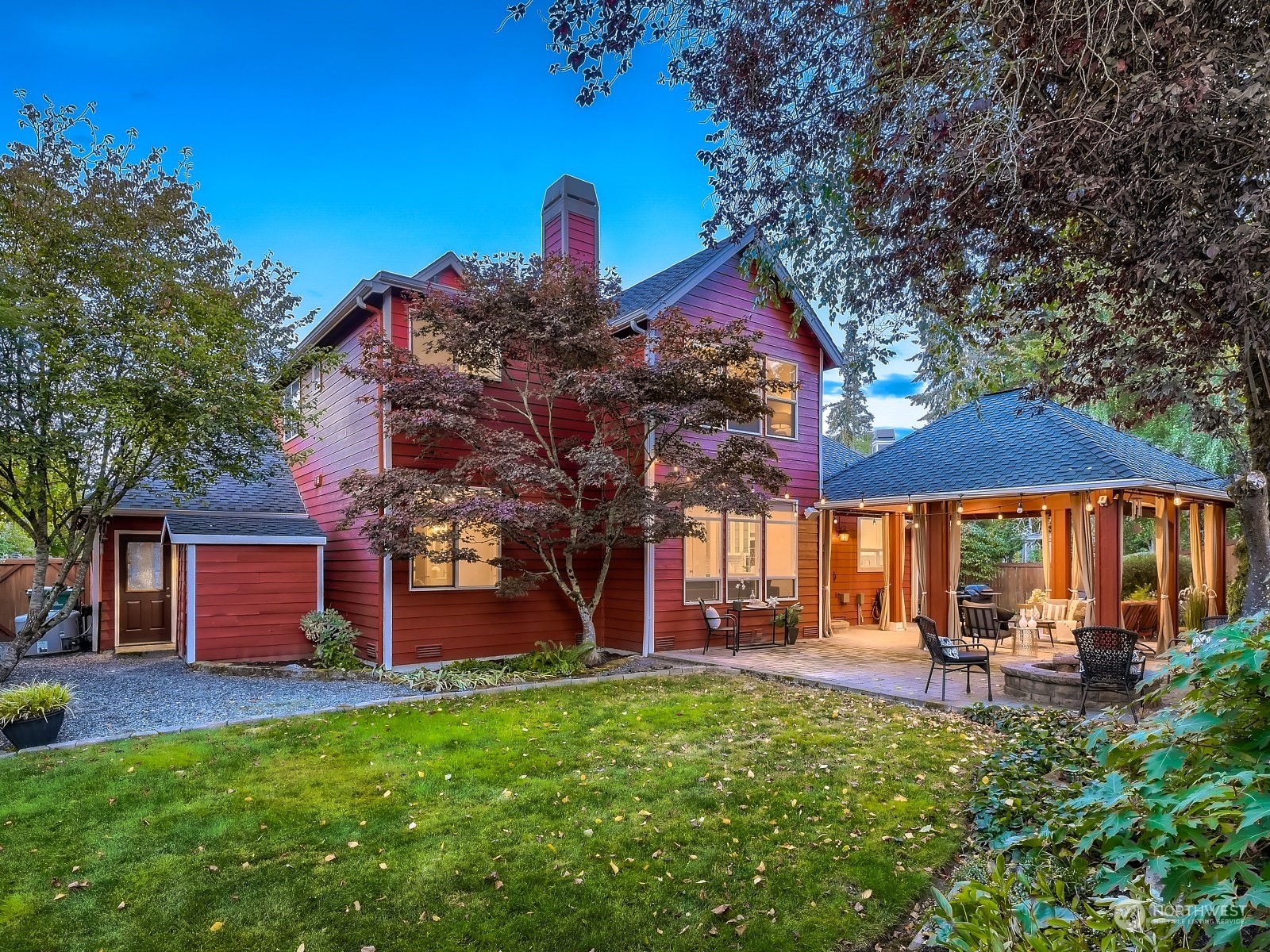 11216 39th Drive Southeast Everett, WA 98208 - Photo 28 of 40 front view of a house with a yard