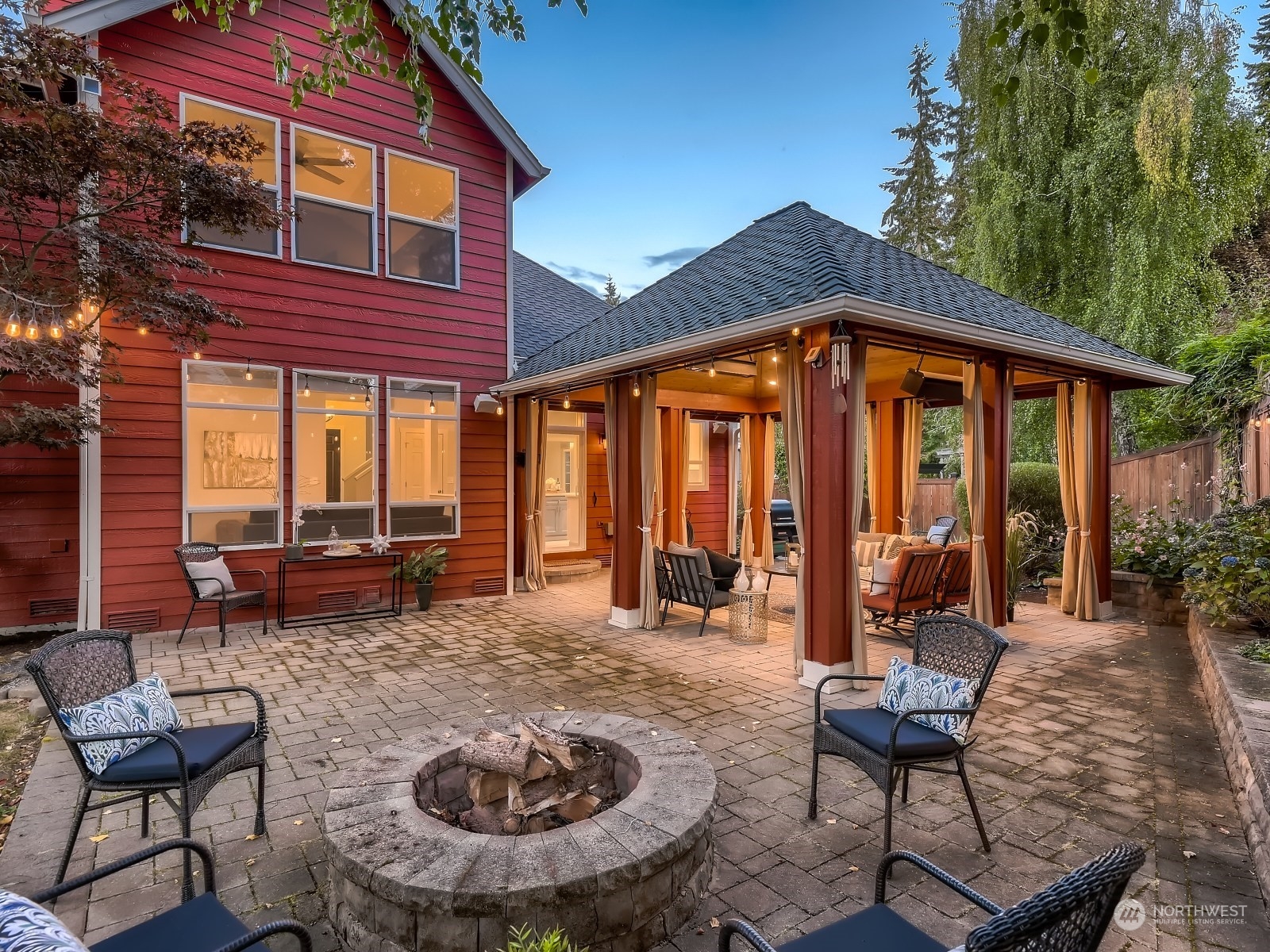 11216 39th Drive Southeast Everett, WA 98208 - Photo 29 of 40 a view of a lounge chairs in the patio