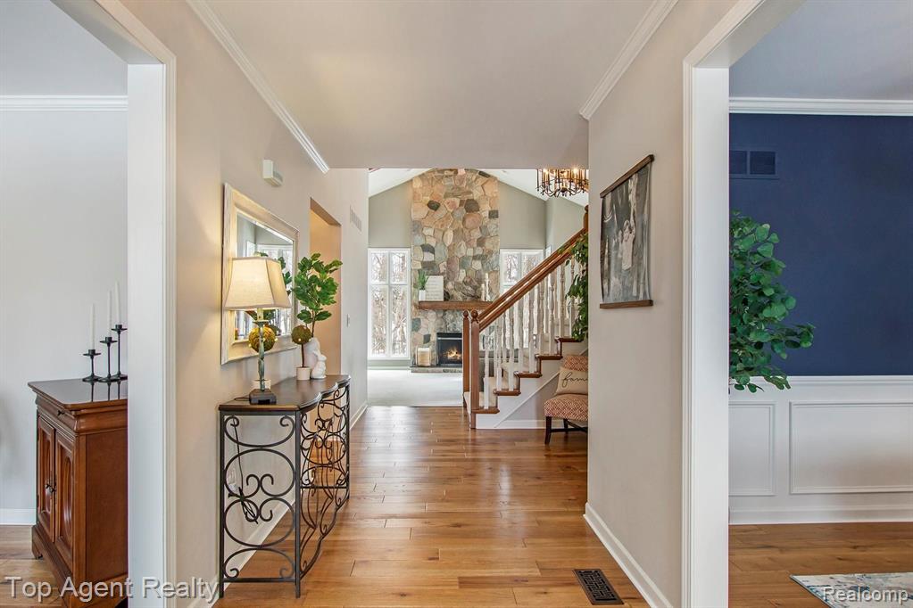 1470 Burhaven Drive Rochester Hills, MI 48306 - Photo 9 of 47