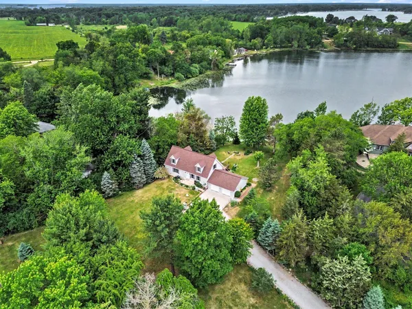 $524,900 | 10130 Emerald Court, Brooklyn, MI 49230