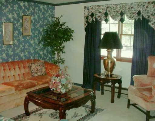 1027 Linden Road Eighty Four, PA 15330 - Photo 4 of 8