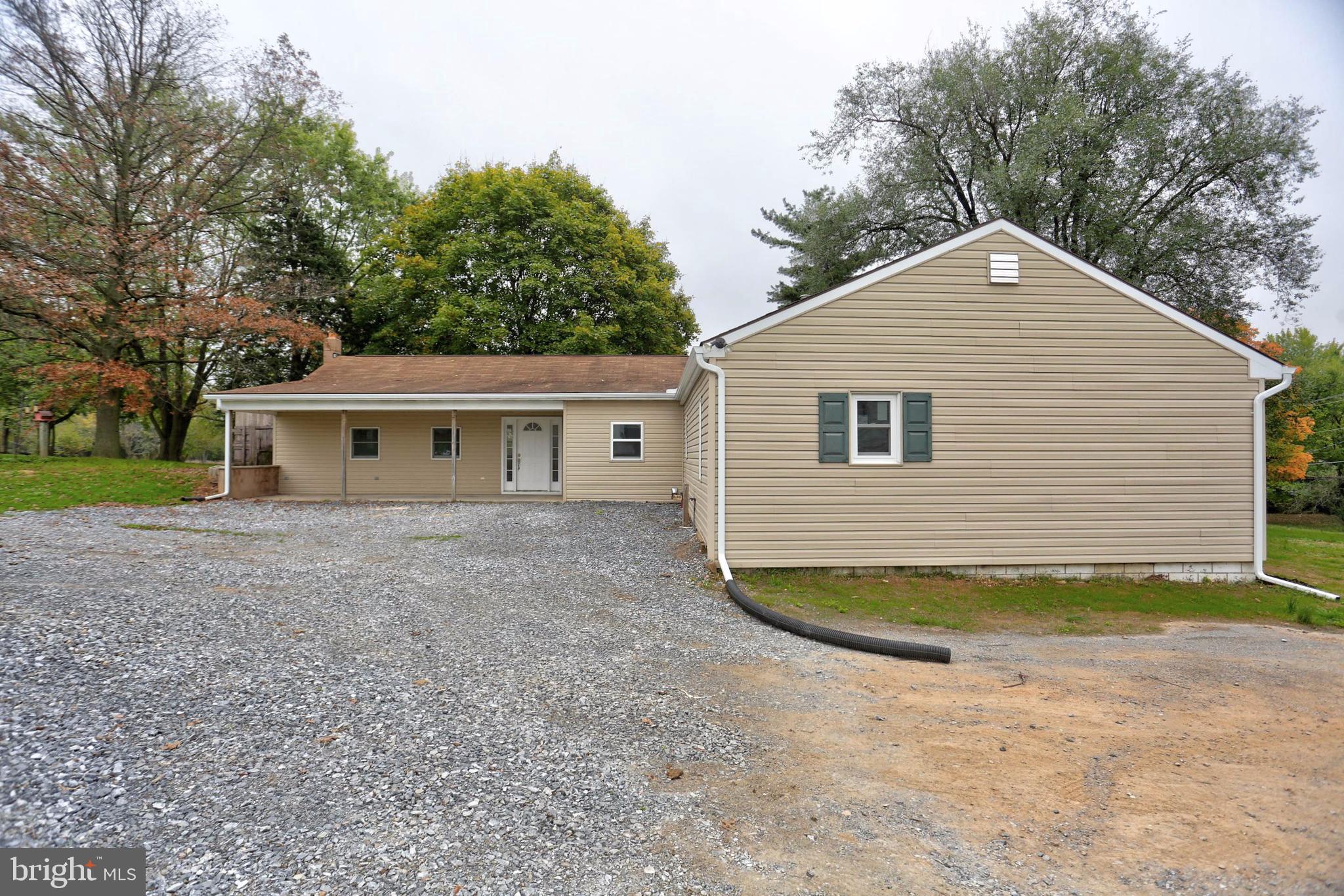 2077 North Colebrook Road Manheim, PA 17545 - Photo 3 of 27