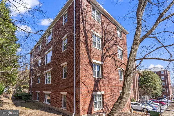$1,650 | 1404 12th Street North, Unit 23, Arlington, VA 22209