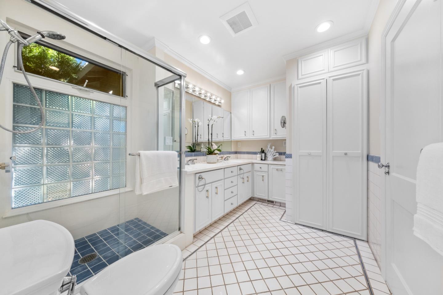 425 Dorchester Road San Mateo, CA 94402 - Photo 31 of 61