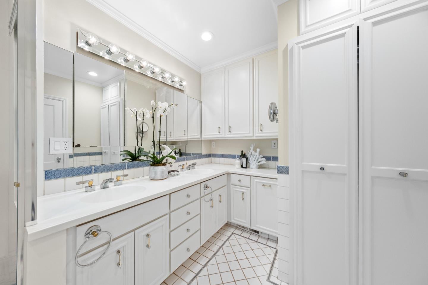 425 Dorchester Road San Mateo, CA 94402 - Photo 33 of 61