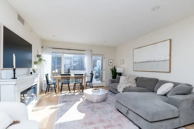 $769,999 | 69 Lubec Street, Unit 402, Boston, MA 02128