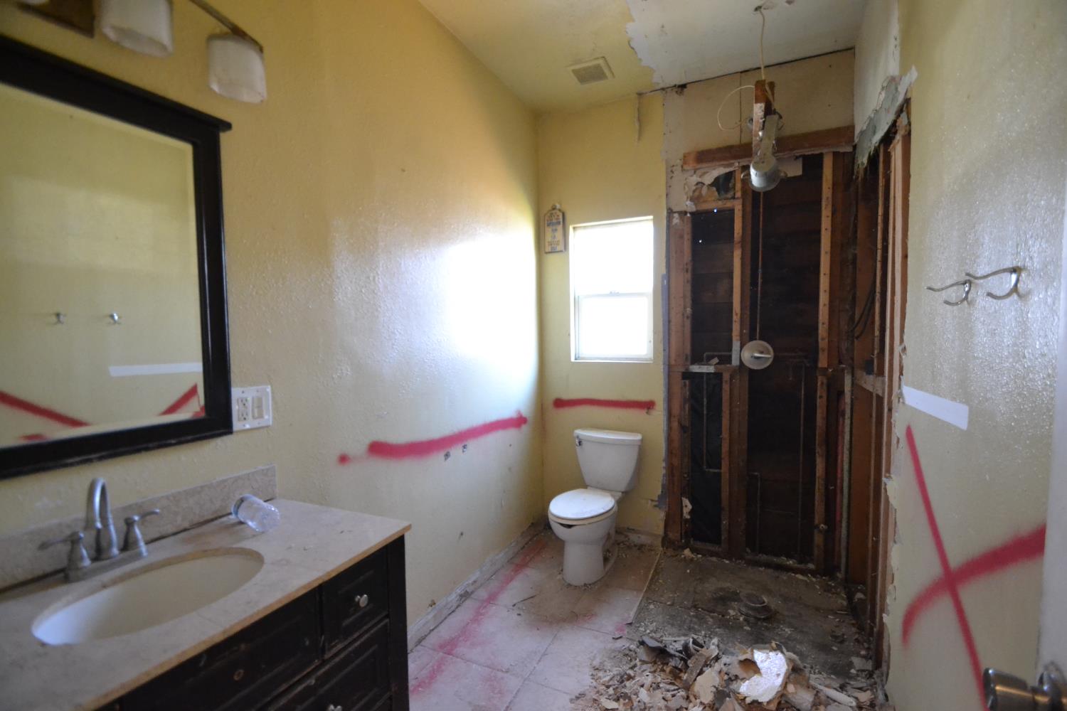 430 West Bush Street Lemoore, CA 93245 - Photo 4 of 17