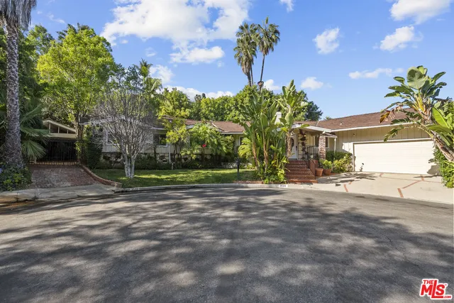 $2,300,000 | 3533 Willowcrest Avenue, Studio City, CA 91604