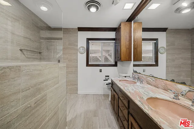 $2,300,000 | 3533 Willowcrest Avenue, Studio City, CA 91604