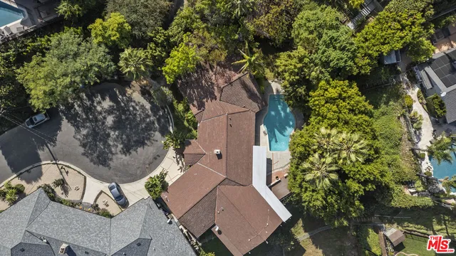 $2,300,000 | 3533 Willowcrest Avenue, Studio City, CA 91604