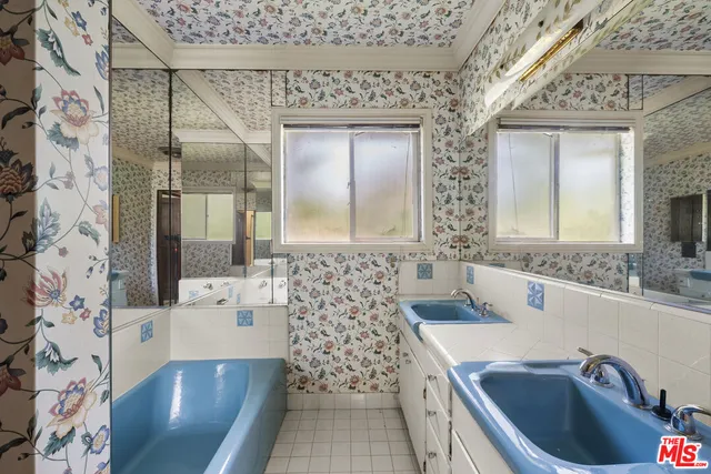 $2,300,000 | 3533 Willowcrest Avenue, Studio City, CA 91604