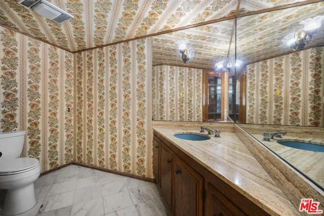 $2,300,000 | 3533 Willowcrest Avenue, Studio City, CA 91604