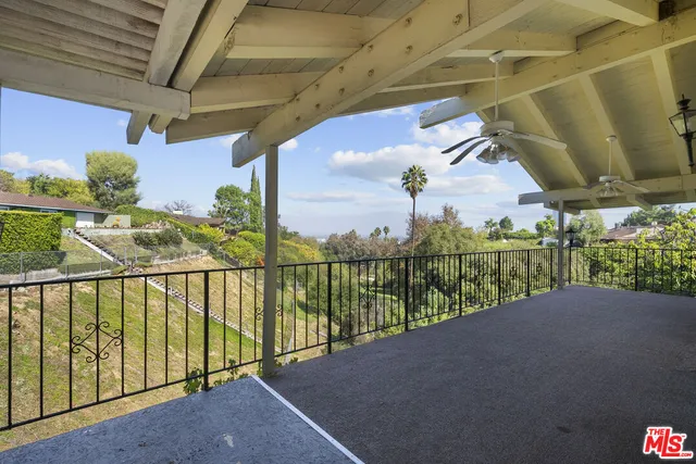 $2,300,000 | 3533 Willowcrest Avenue, Studio City, CA 91604