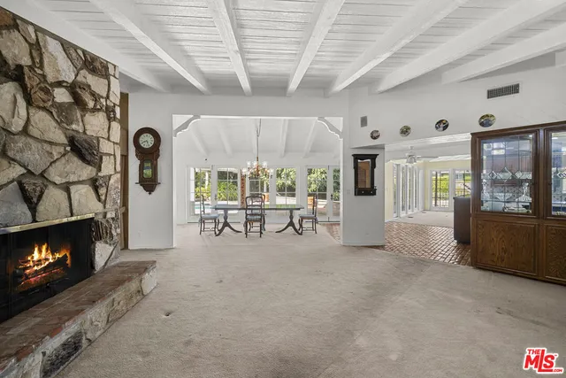 $2,300,000 | 3533 Willowcrest Avenue, Studio City, CA 91604