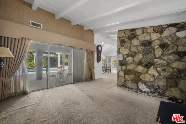 $2,300,000 | 3533 Willowcrest Avenue, Studio City, CA 91604