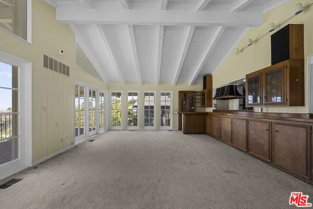 $2,300,000 | 3533 Willowcrest Avenue, Studio City, CA 91604