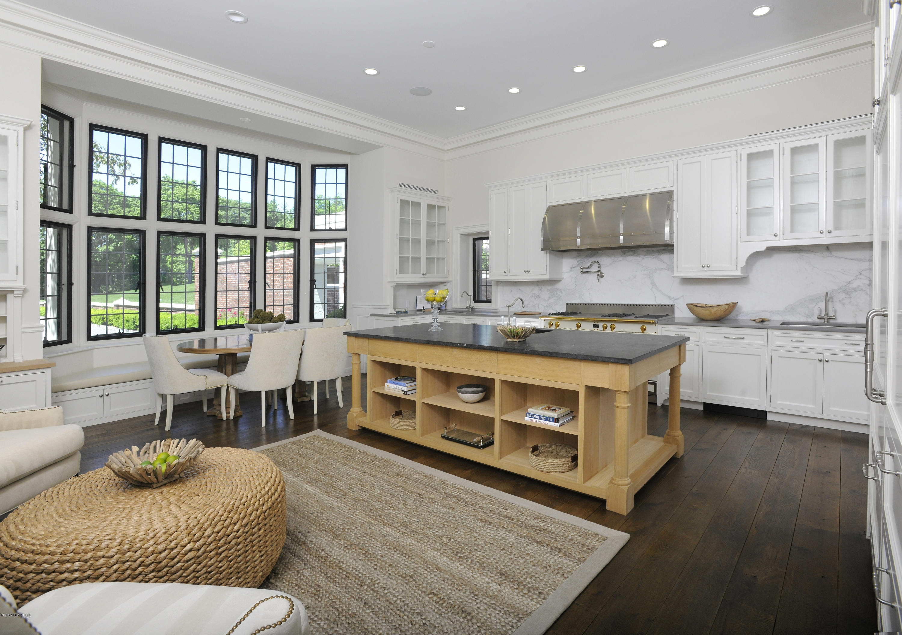 521 Round Hill Road Greenwich, CT 06831 - Photo 11 of 31 Kitch2