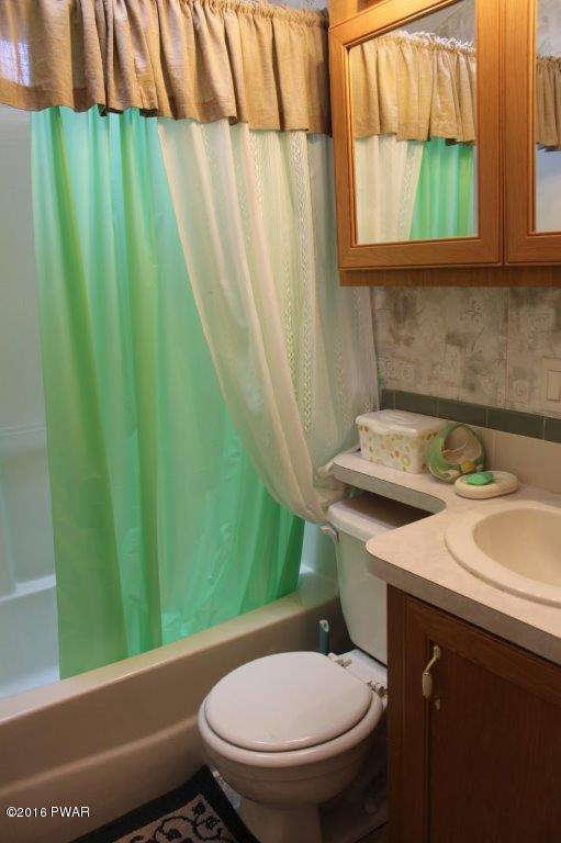 112 Big Bear Road Hawley, PA 18428 - Photo 8 of 19