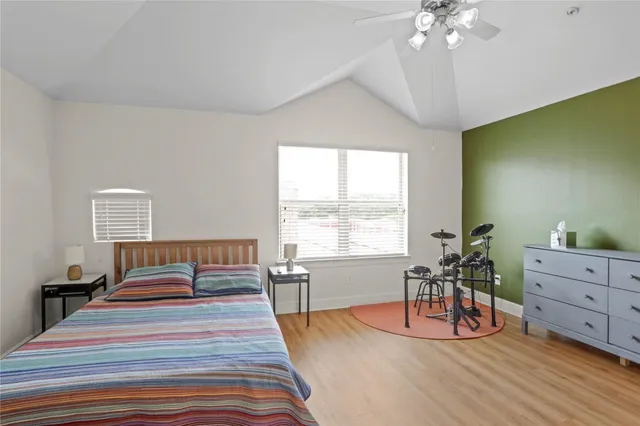 $1,900 | 2710 Hullsmith Drive, Unit 604, Houston, TX 77063