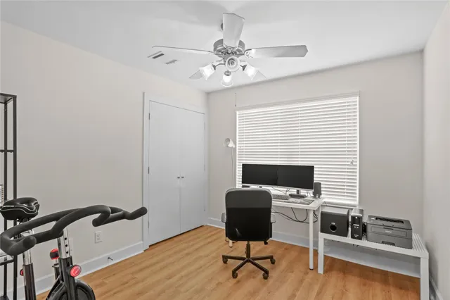 $1,900 | 2710 Hullsmith Drive, Unit 604, Houston, TX 77063