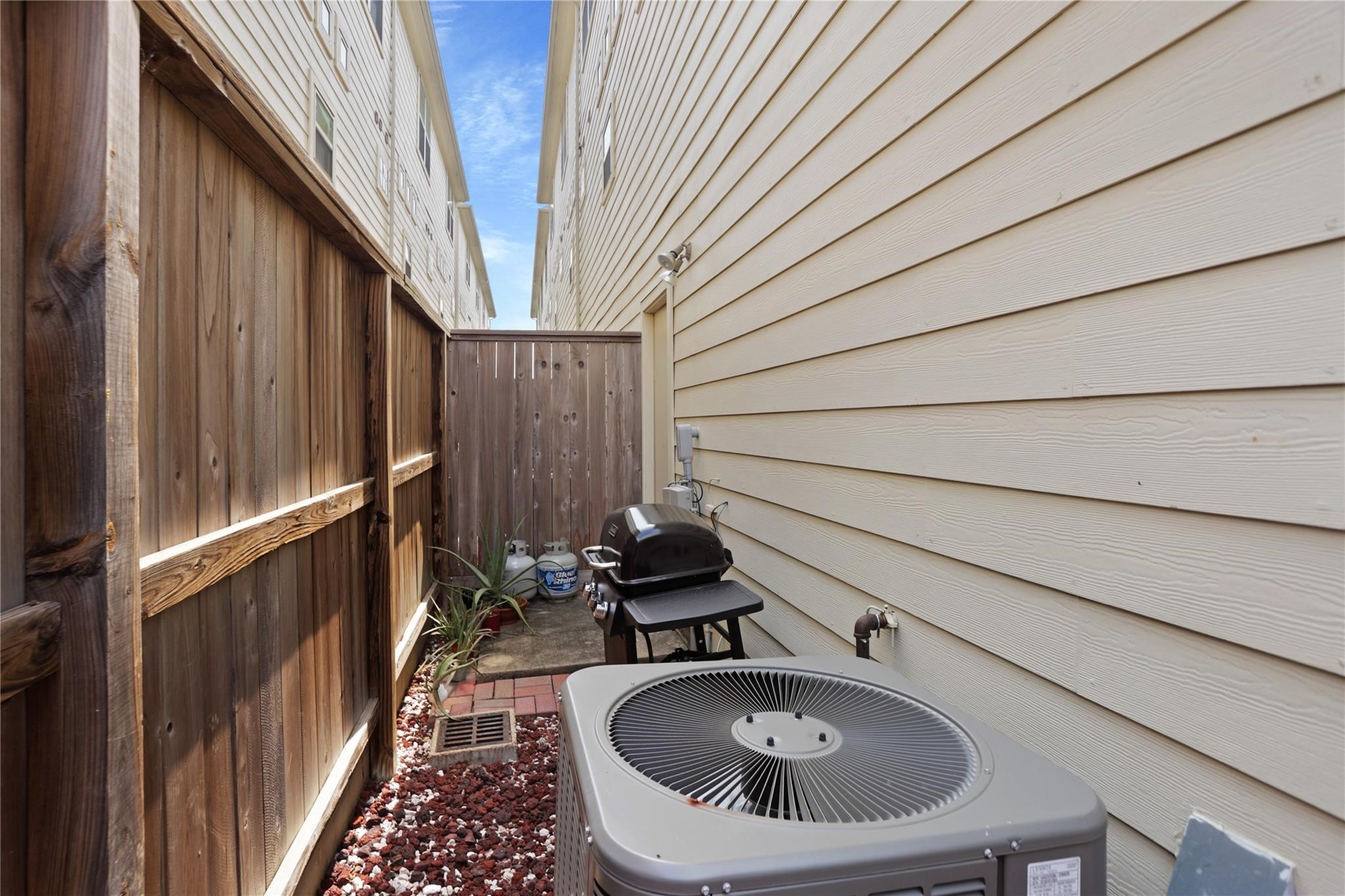 2710 Hullsmith Drive, Unit 604 Houston, TX 77063 - Photo 24 of 27 a close up of a sink