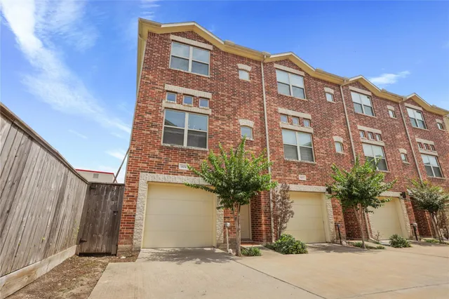 $1,900 | 2710 Hullsmith Drive, Unit 604, Houston, TX 77063