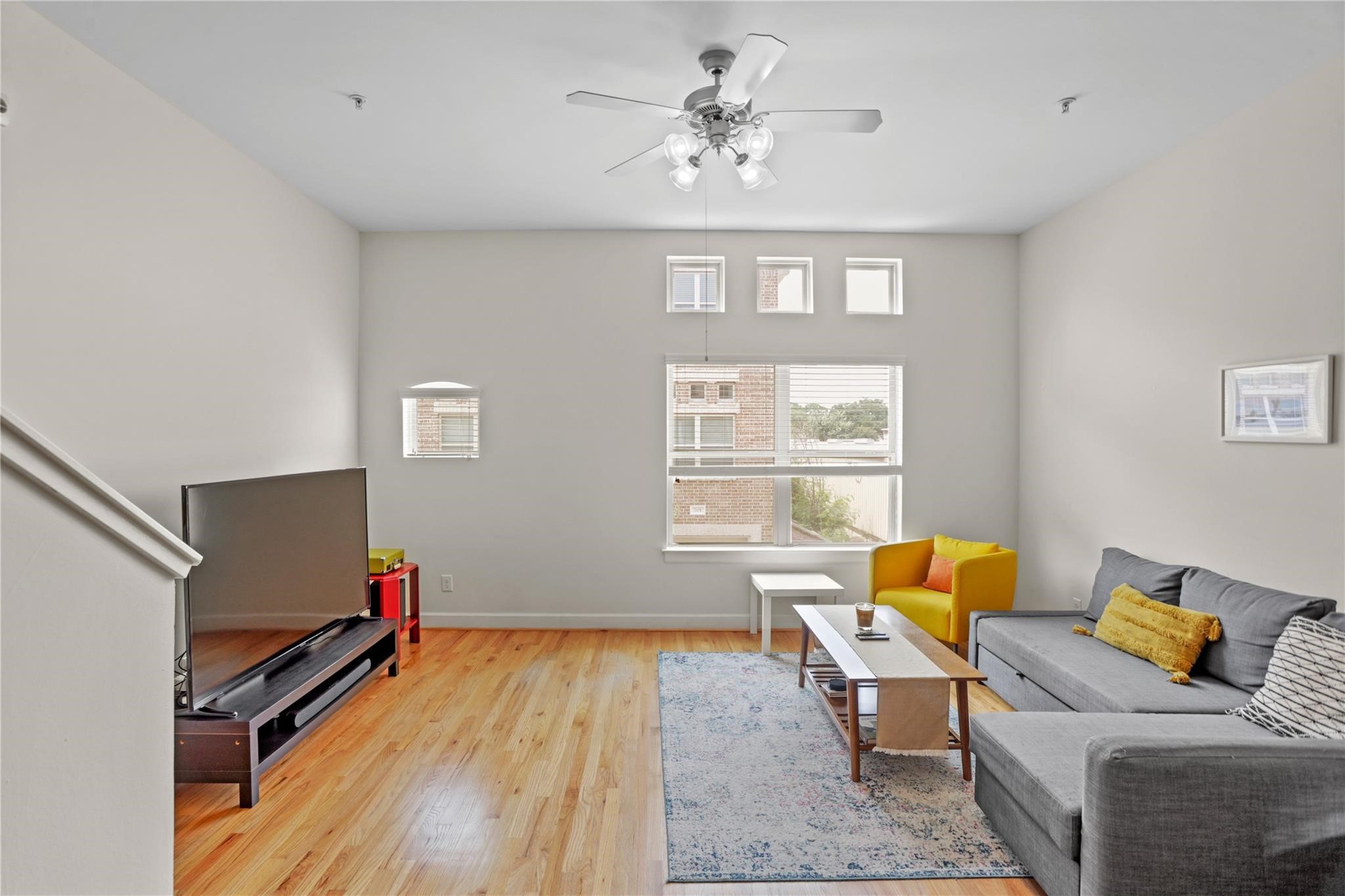 2710 Hullsmith Drive, Unit 604 Houston, TX 77063 - Photo 9 of 27 a living room with furniture and a window