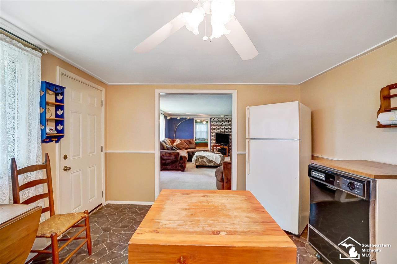 3198 West Sterns Road Lambertville, MI 48144 - Photo 10 of 30 50013907-9.JPG