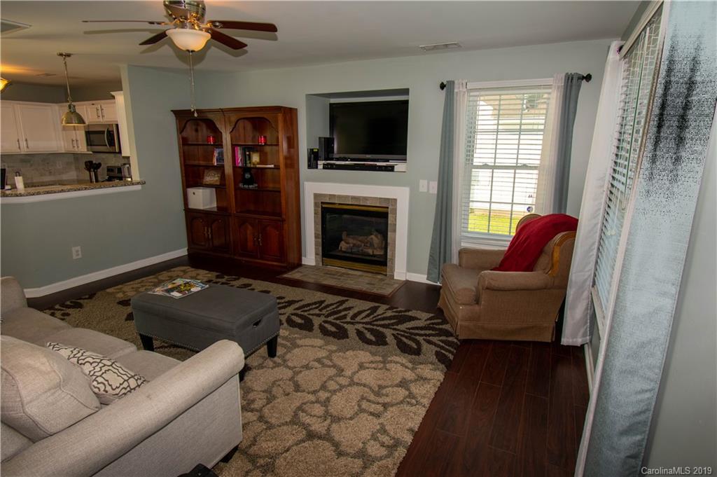 2131 Meadecroft Road Charlotte, NC 28214 - Photo 3 of 19 Gallery Image 3