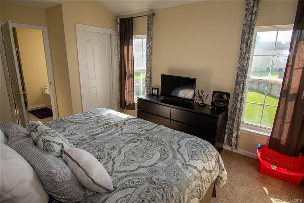 2131 Meadecroft Road Charlotte, NC 28214 - Photo 10 of 19 Gallery Image 10