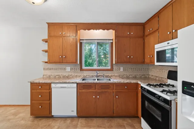 $374,999 | 1765 Garland Lane North, Plymouth, MN 55447