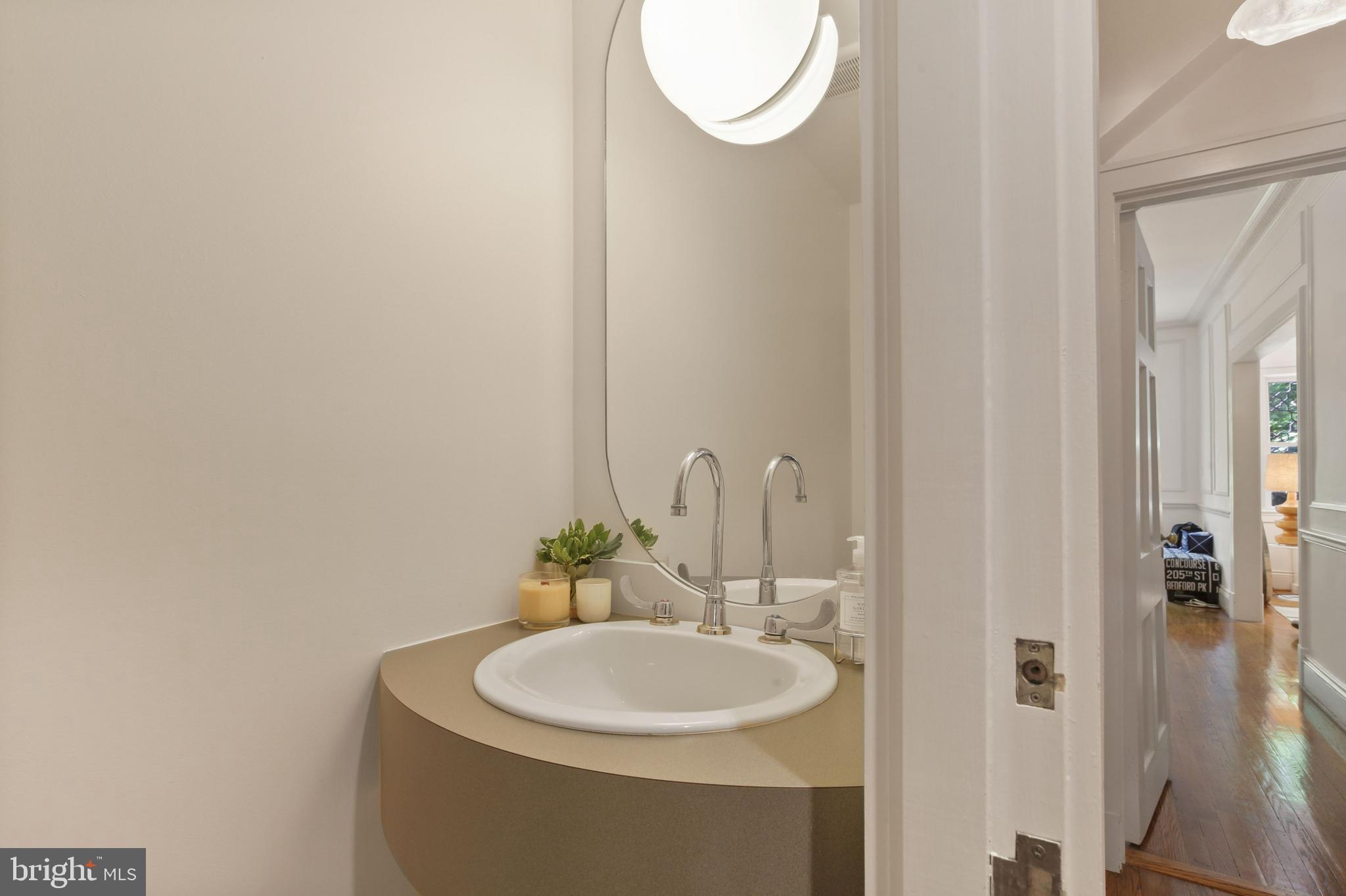 2023 Belmont Road Northwest Washington, DC 20009 - Photo 17 of 39 Powder room