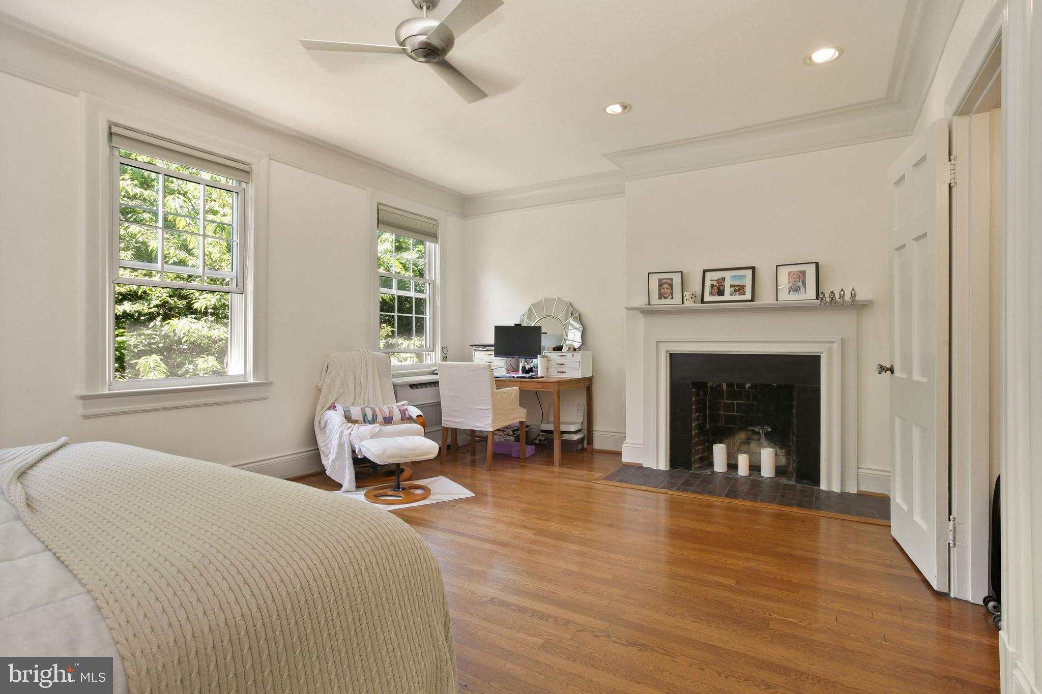 2023 Belmont Road Northwest Washington, DC 20009 - Photo 20 of 39 Primary bed room