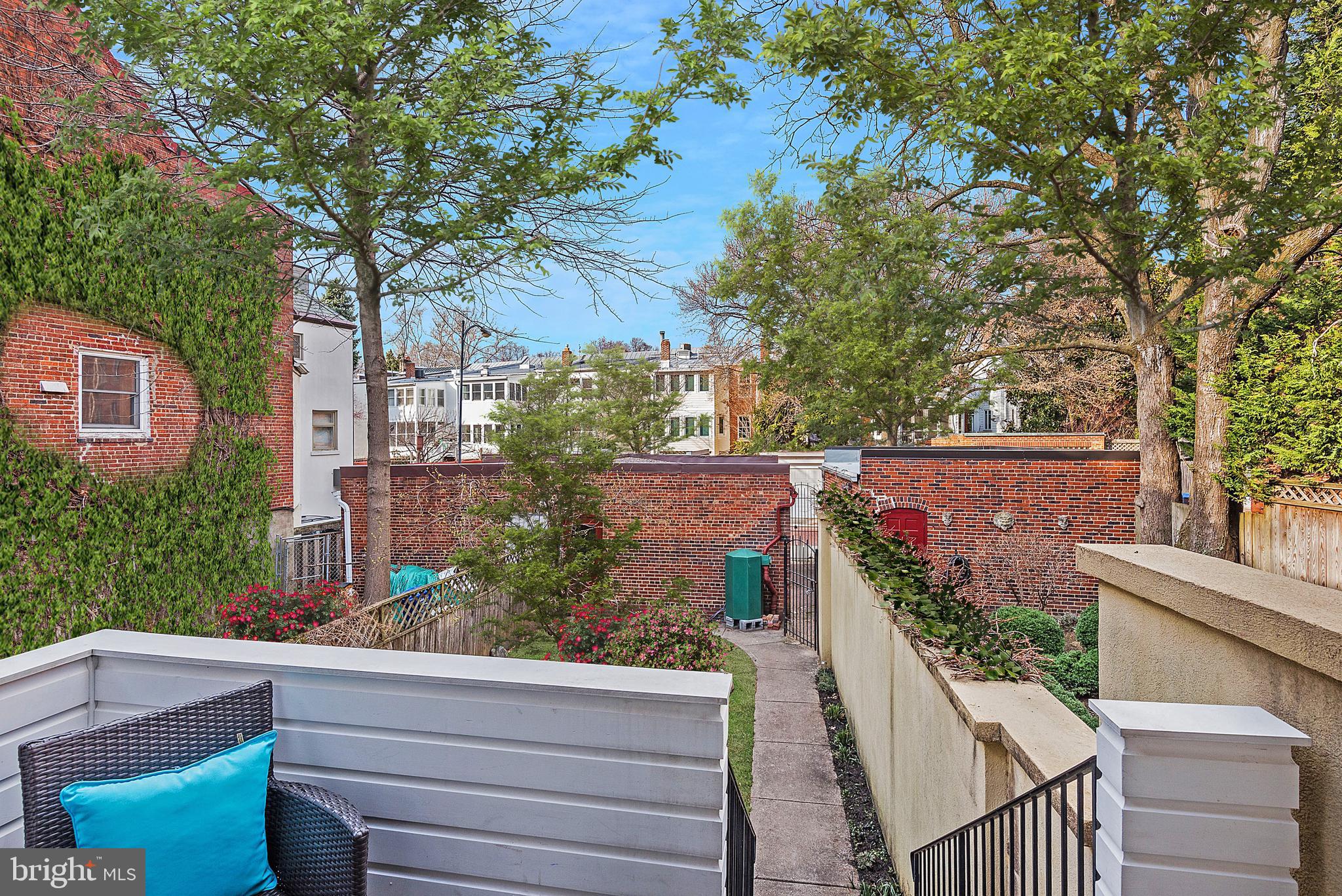 2023 Belmont Road Northwest Washington, DC 20009 - Photo 37 of 39 Deck