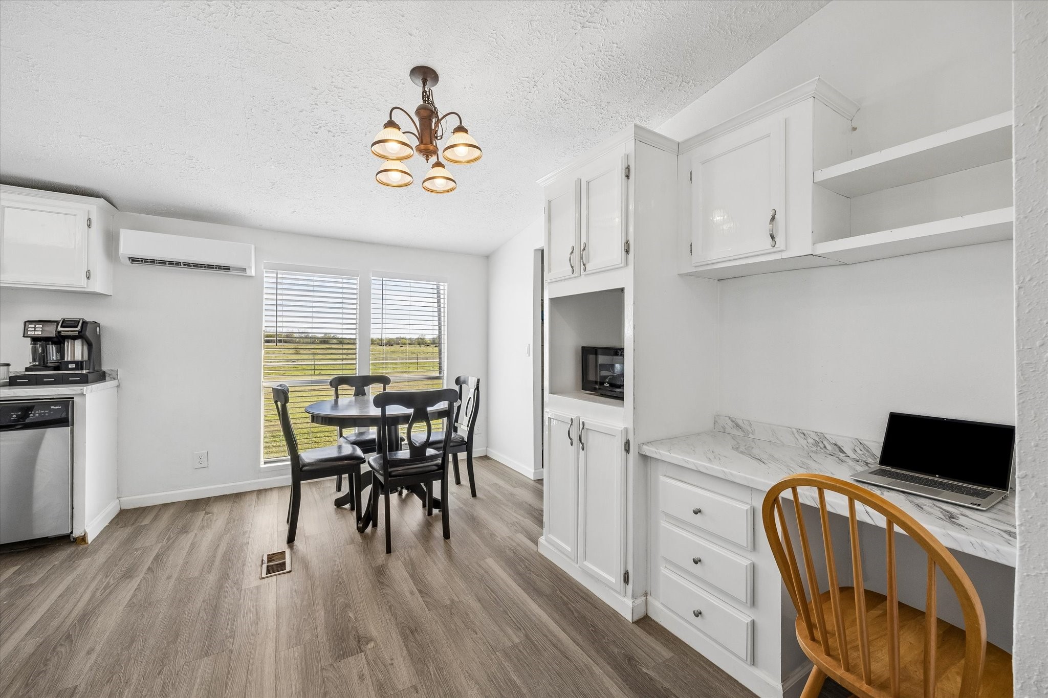 41230 Delma Road Hempstead, TX 77445 - Photo 11 of 23 Dining area next to built-in desk / study area.